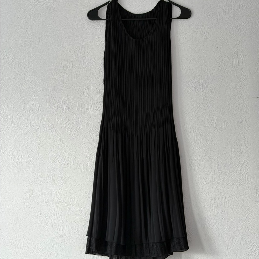 Chic Black Pleated Midi Dress